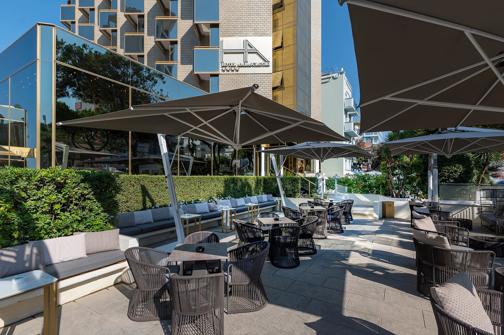 Ambasciatori Hotel-Terasa bara.jpg