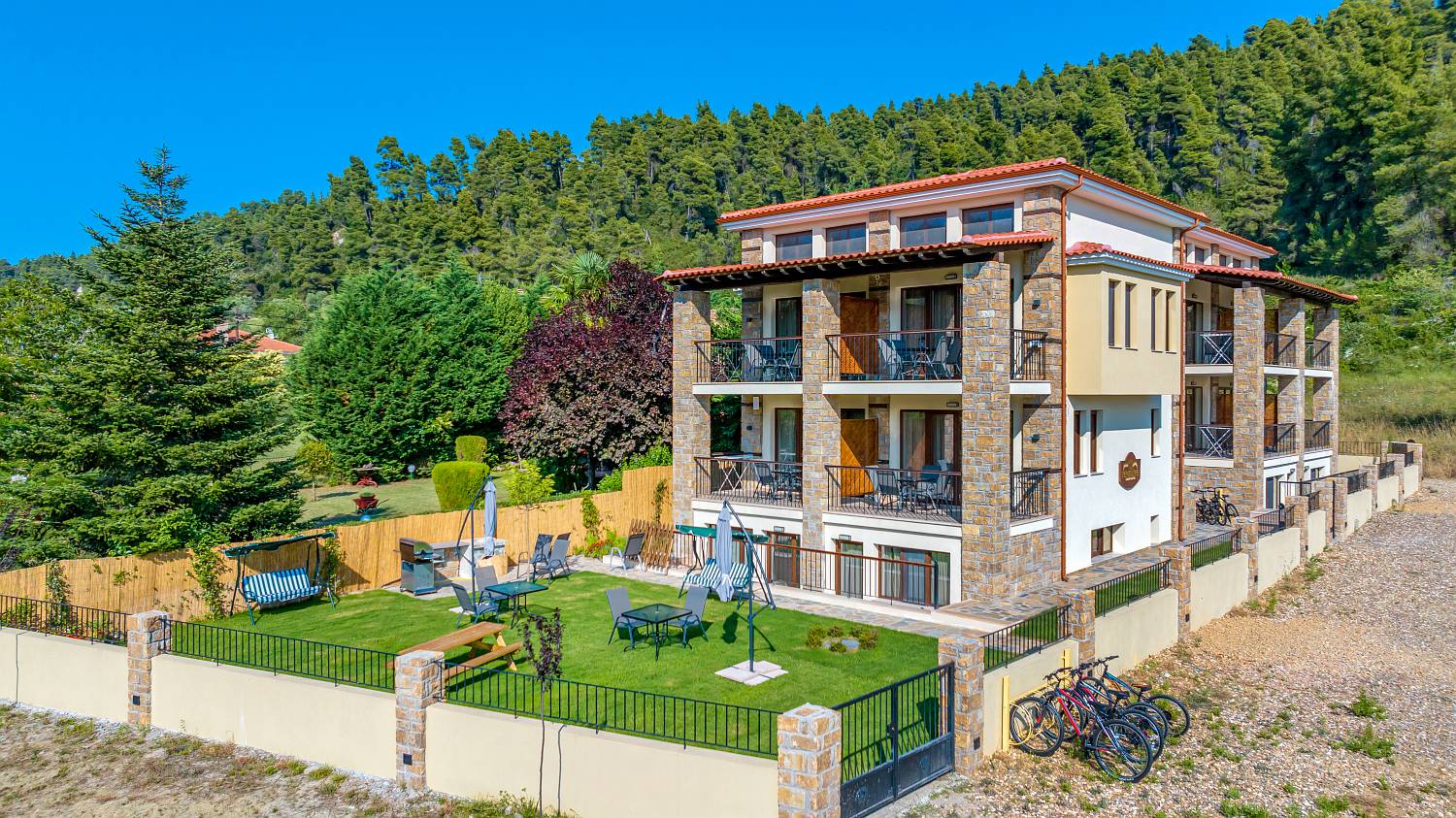 Penelope Luxury Suites-Zgrada hotela.jpg