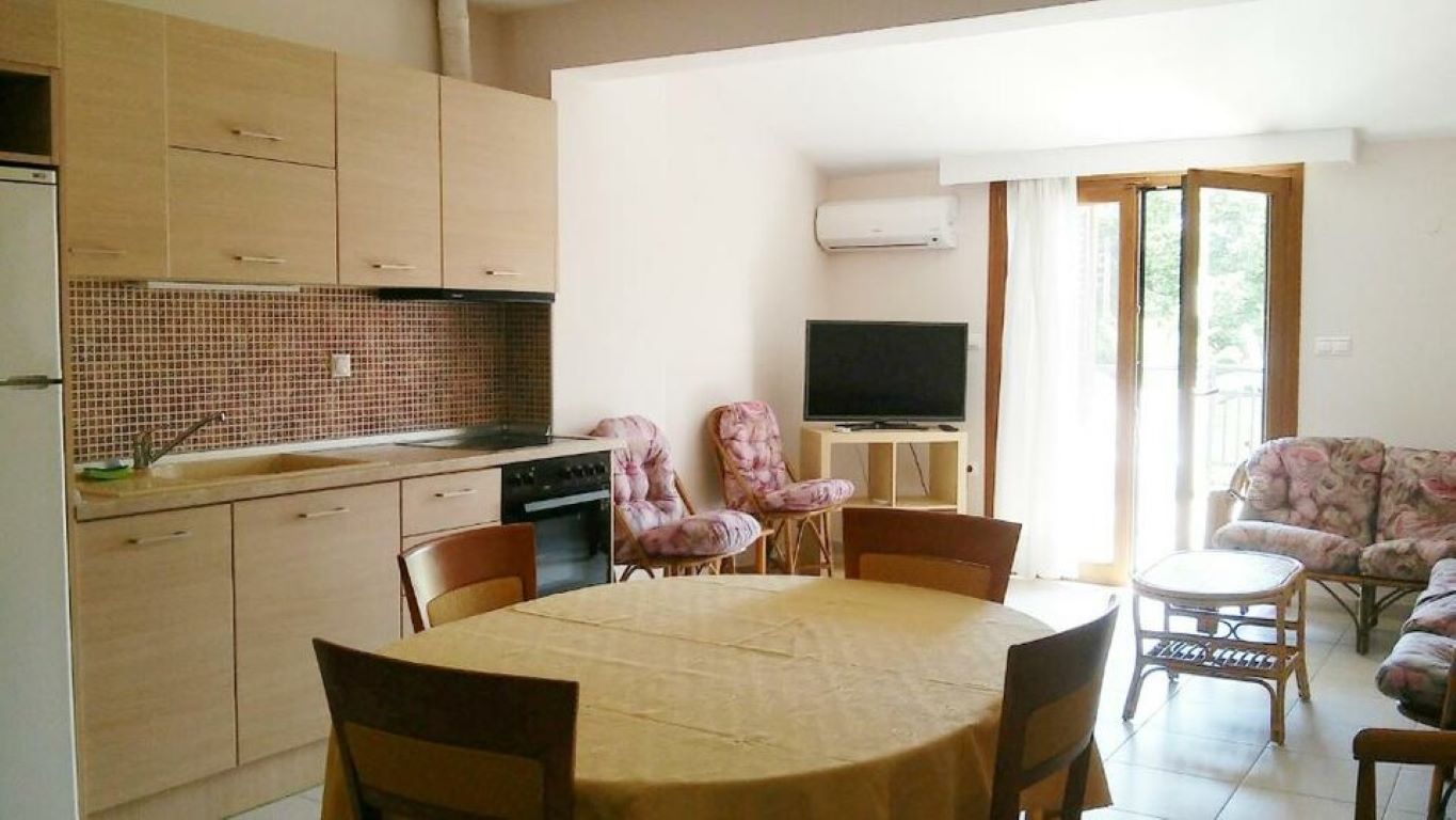 Hotel Asteras-3 Bedroom Apartment.jpg