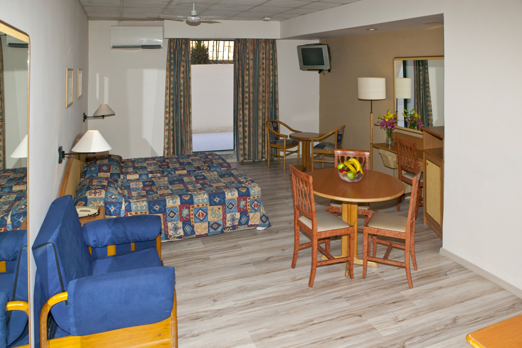 Porto Azzurro ApaetHotel-Standardna soba.jpg