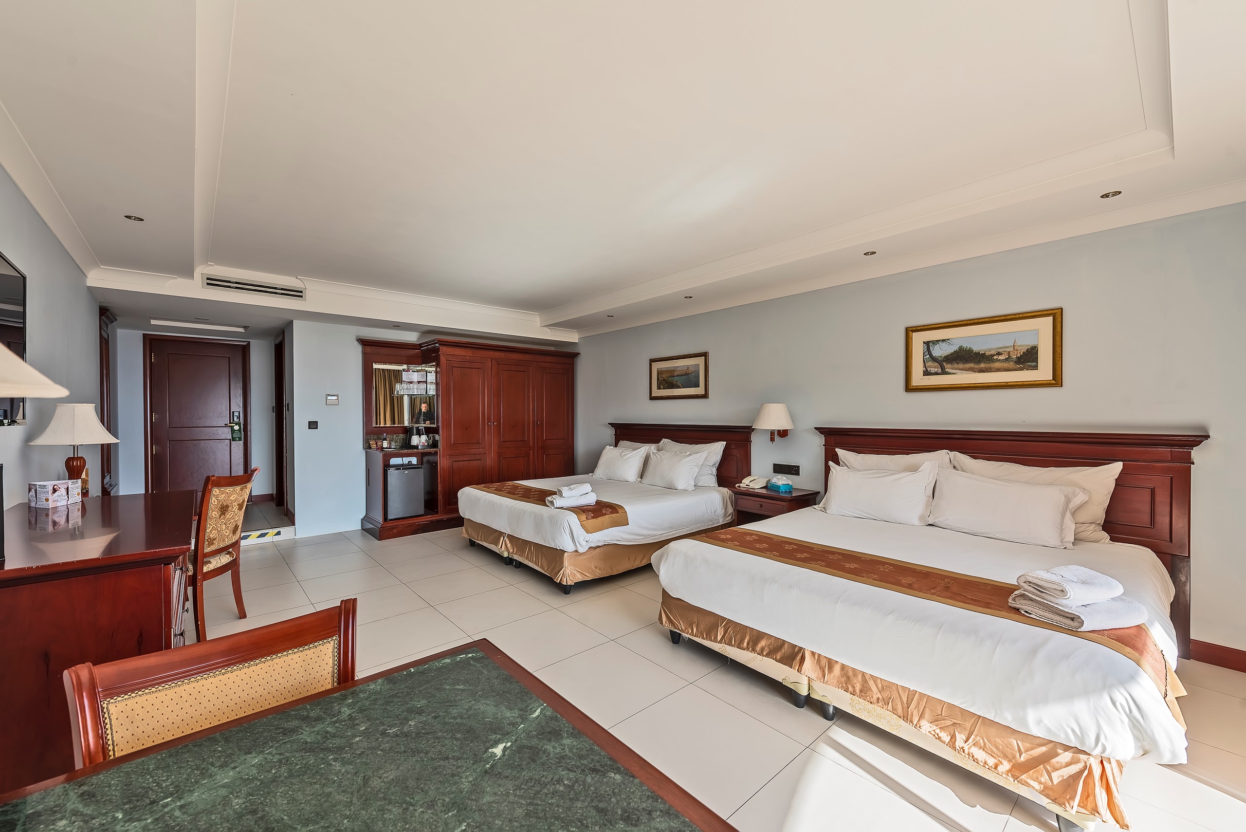 Hotel Grand-Superior porodicna soba.jpg
