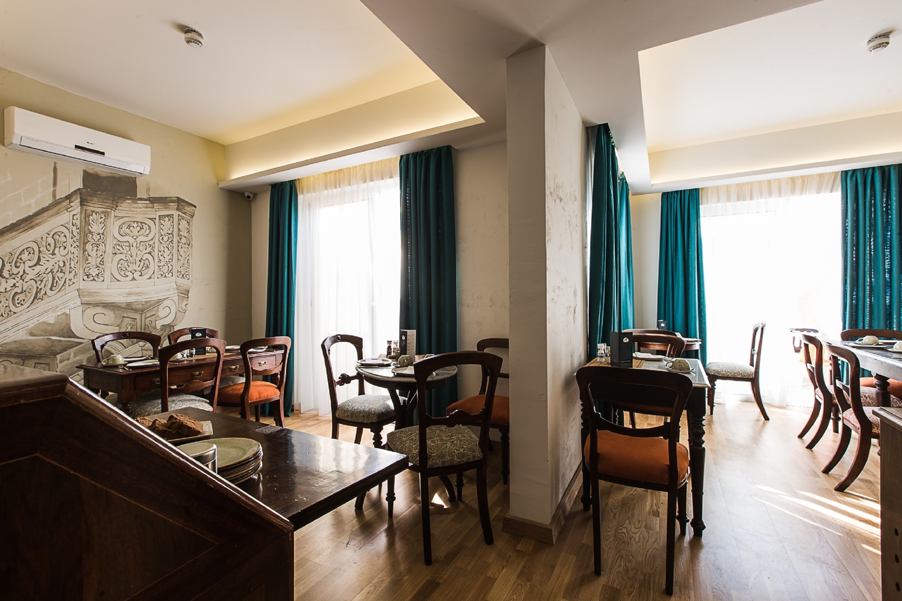 Murella Living-Bar.jpg