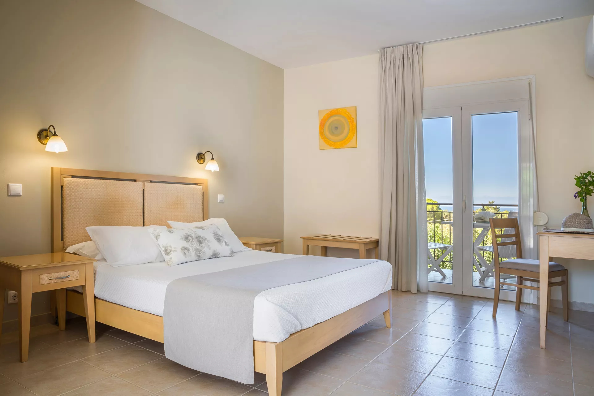 Astra Village Hotel & Suites soba.jpg