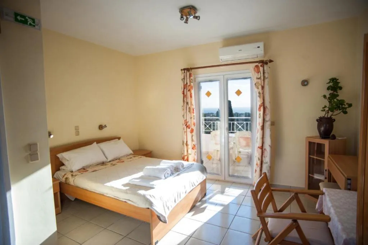 Hotel Helena Inn studio.jpg