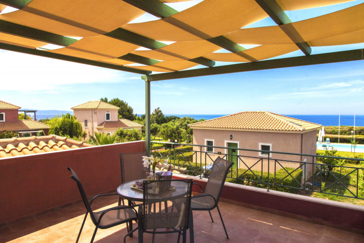 Monambeles villas Cleo vila balkon.jpg