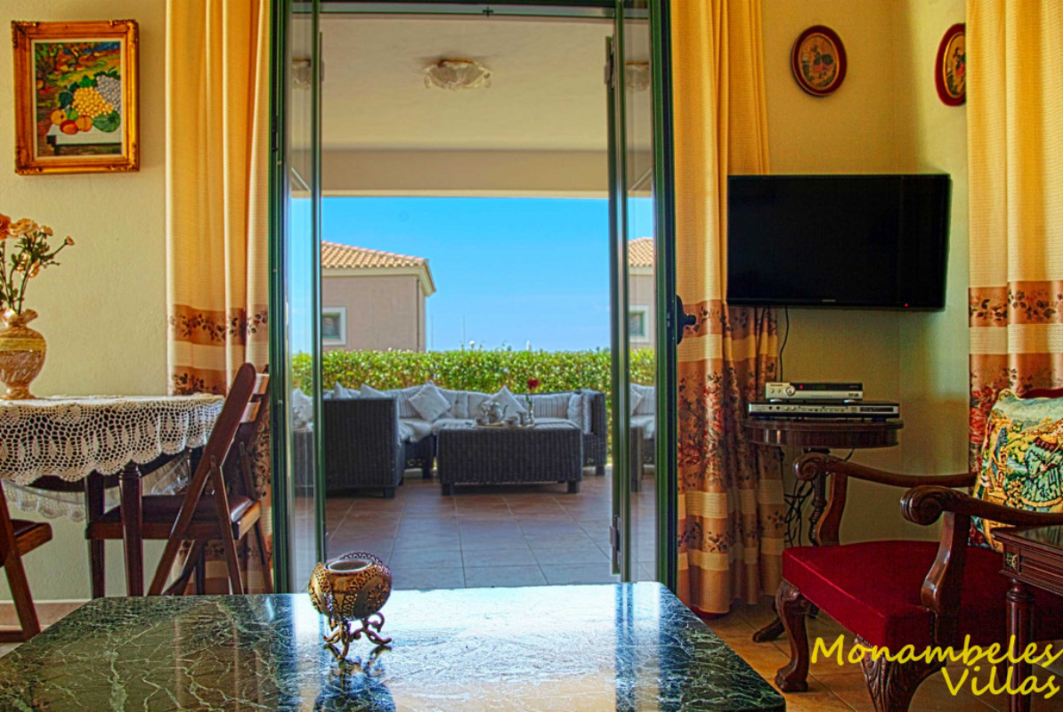 Monambeles villas Cleo vila dnevni boravak.jpg
