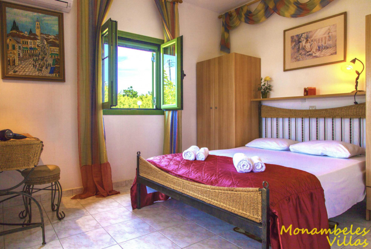 Monambeles villas Mary vila spavaća soba.jpg
