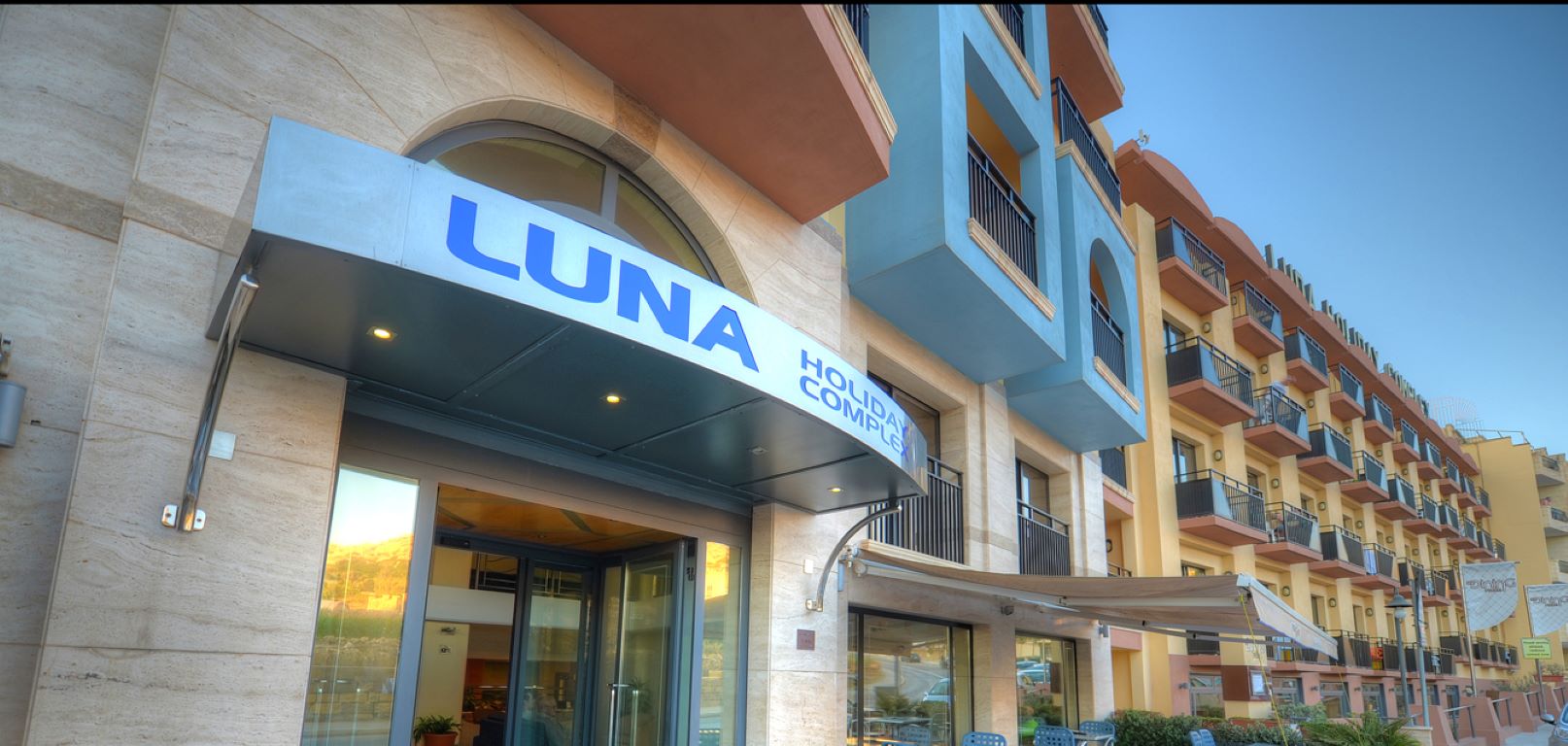 Luna Holiday Complex-Ulaz u hotel.jpg