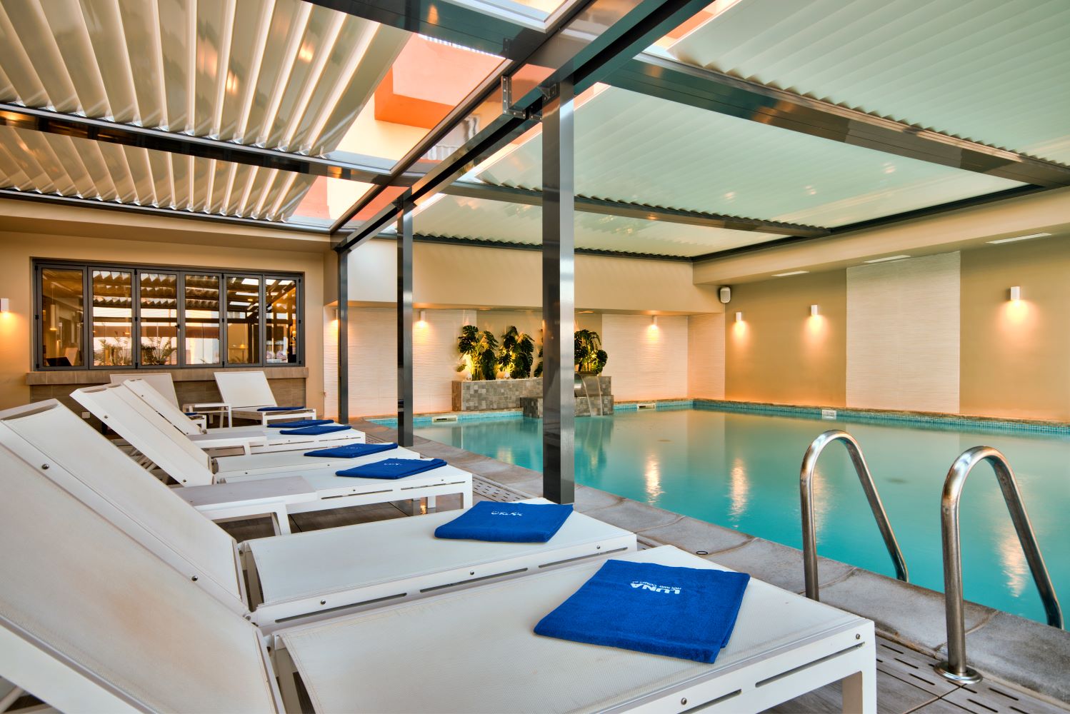 Luna Holiday Complex-Unutrasnji bazen.jpg