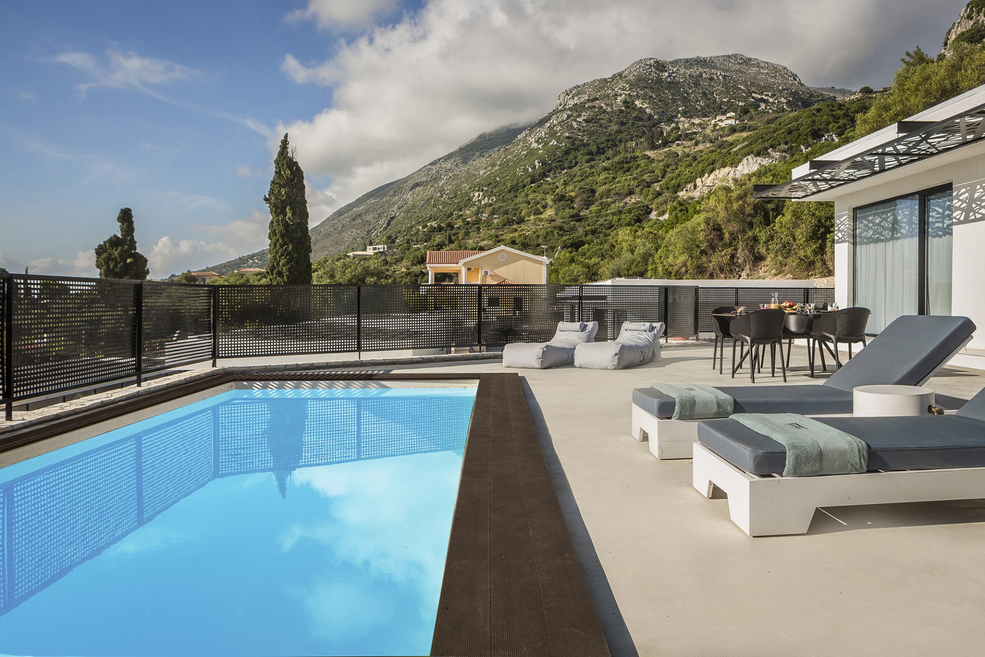 Erolidae Villas Kefalonia vila Hesperis.jpg