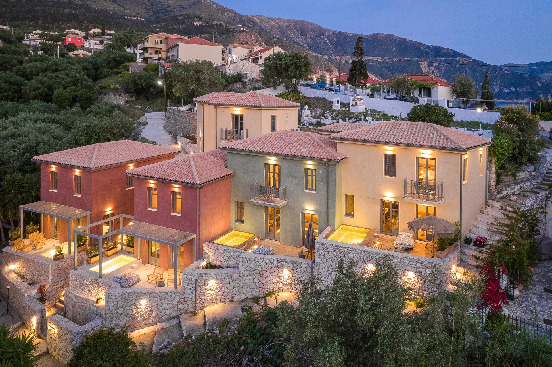 Chromata Assos Villas Kefalonia spoljni izgled.jpg