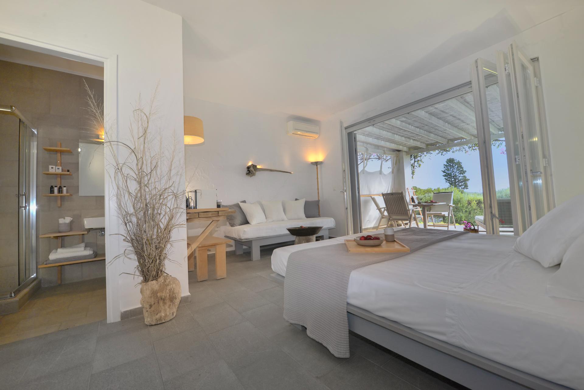 Olivemare Hotel Kefalonia trokrevtena soba.jpg