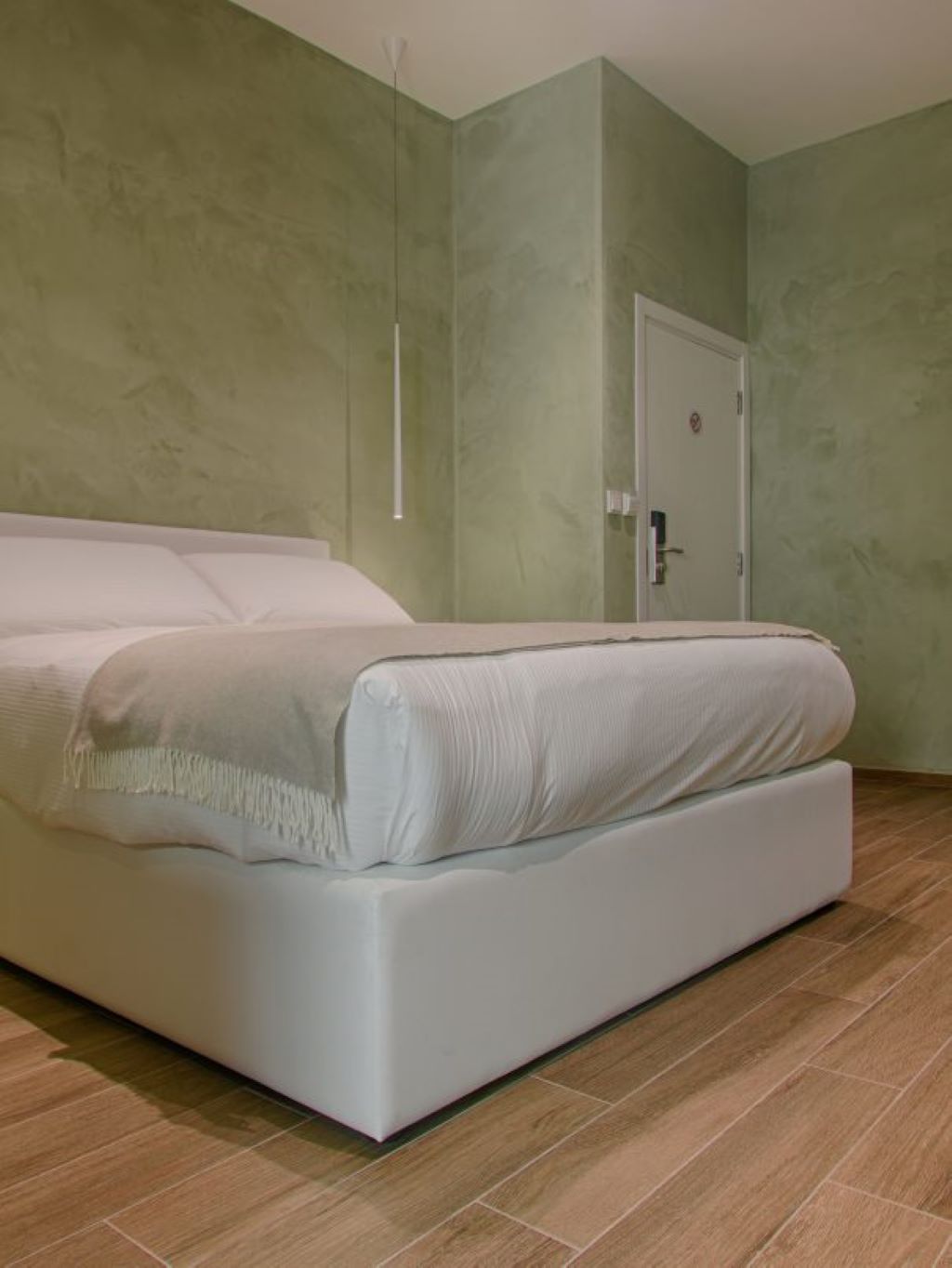 Quaint Boutique Hotel Sannat-Deluxe soba.jpg