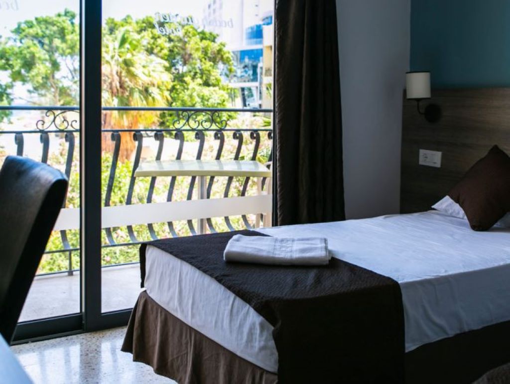 Beach Garden Hotel-Standardna soba.jpg