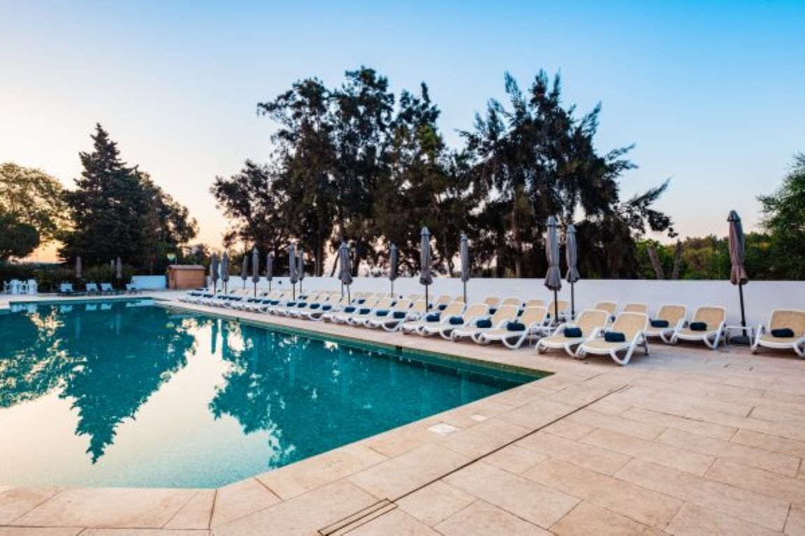 Urban Valley Resort and Spa-Bazen.jpg