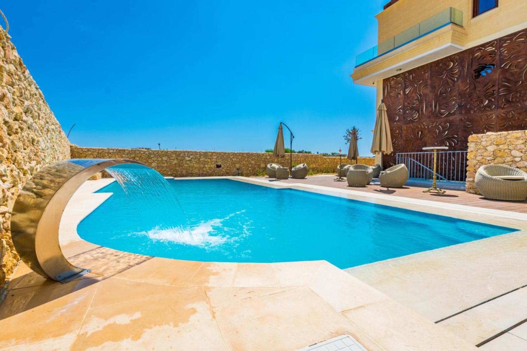 Santa Lucia Boutique Hotel-Bazen.jpg