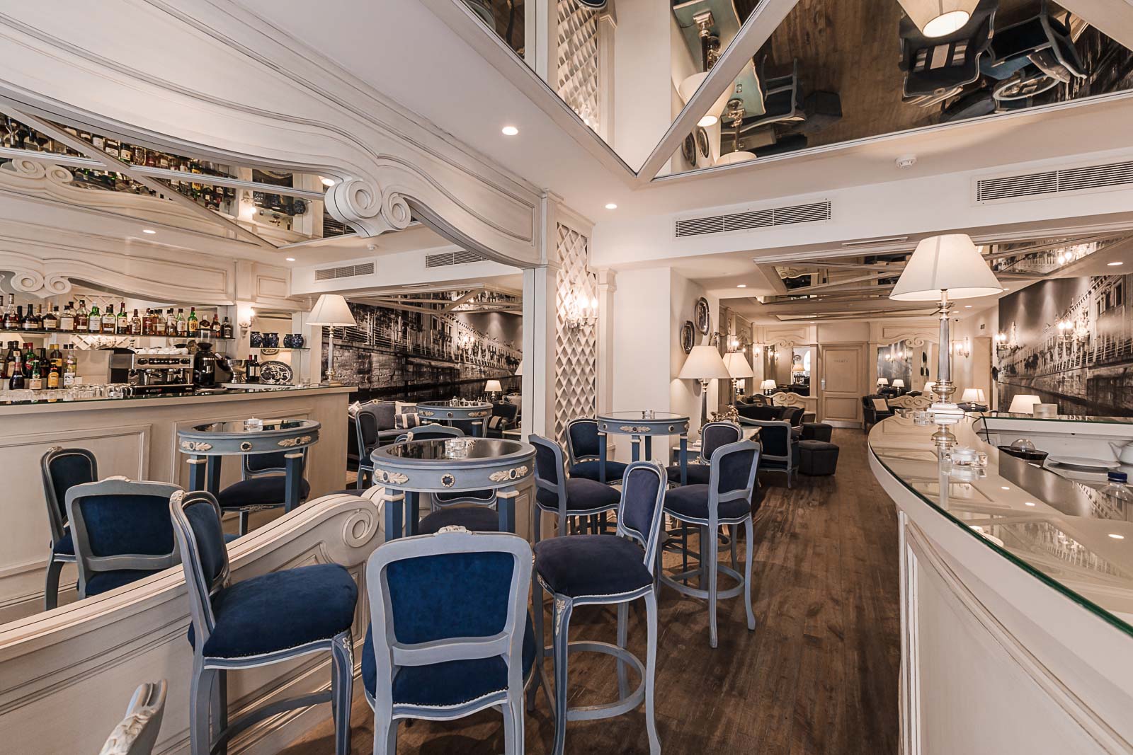 Hotel Osborne-Bar.jpg