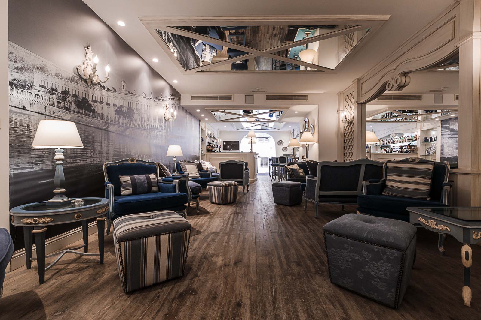 Hotel Osborne-Lobby.jpg