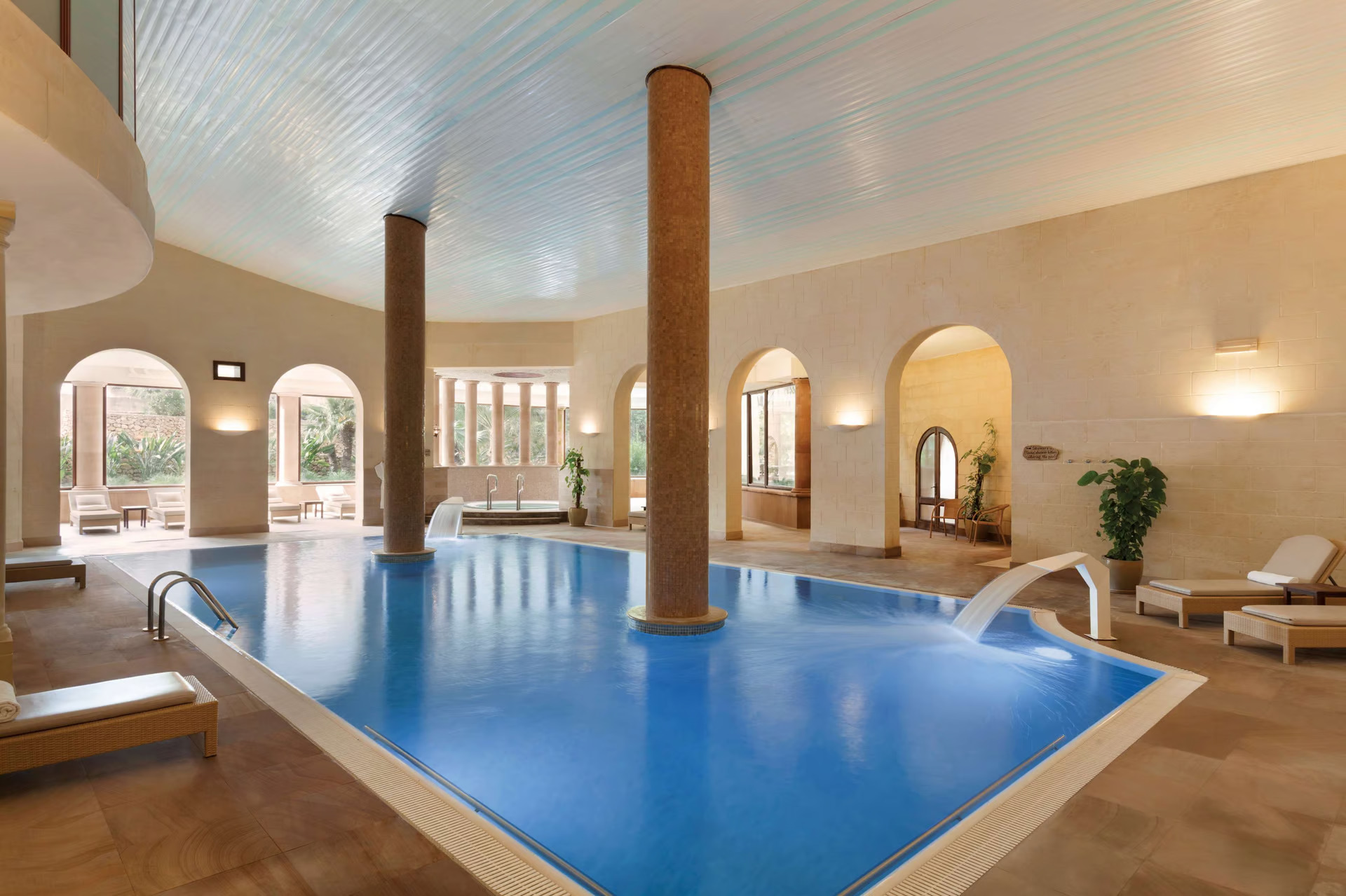 Kempinski San Lawrenc Resort-Unutrasnji bazen.jpg