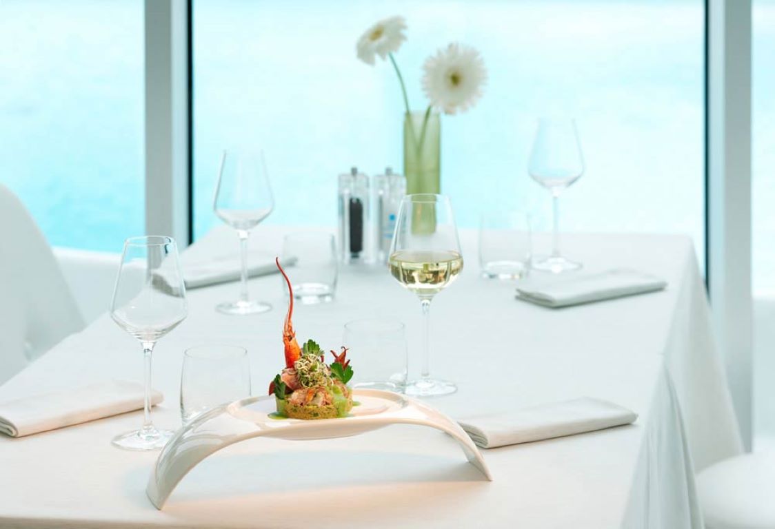 i-Suite Hotel-Terasa restorana.jpg