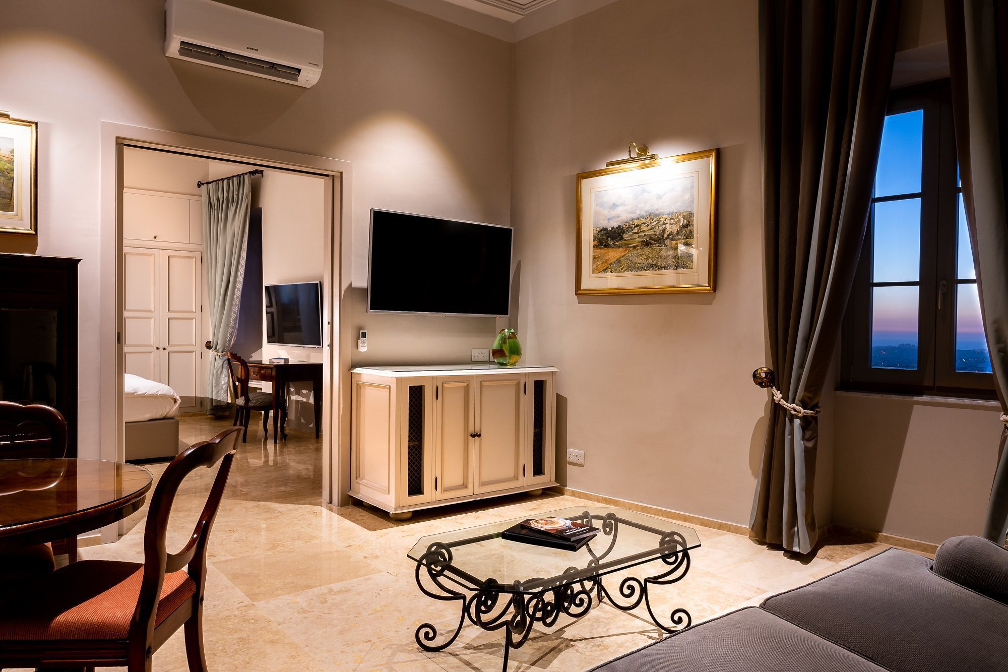 Hotel Xara Palace-Deluxe suite panoramski pogled.jpg