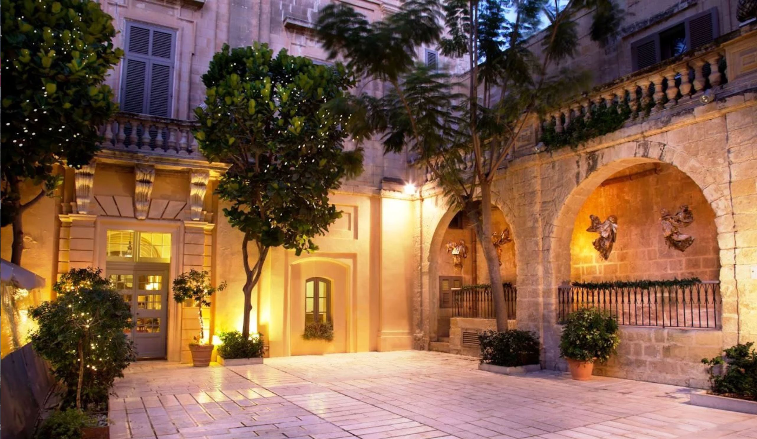 Hotel Xara Palace-Ulaz u hotel.jpg