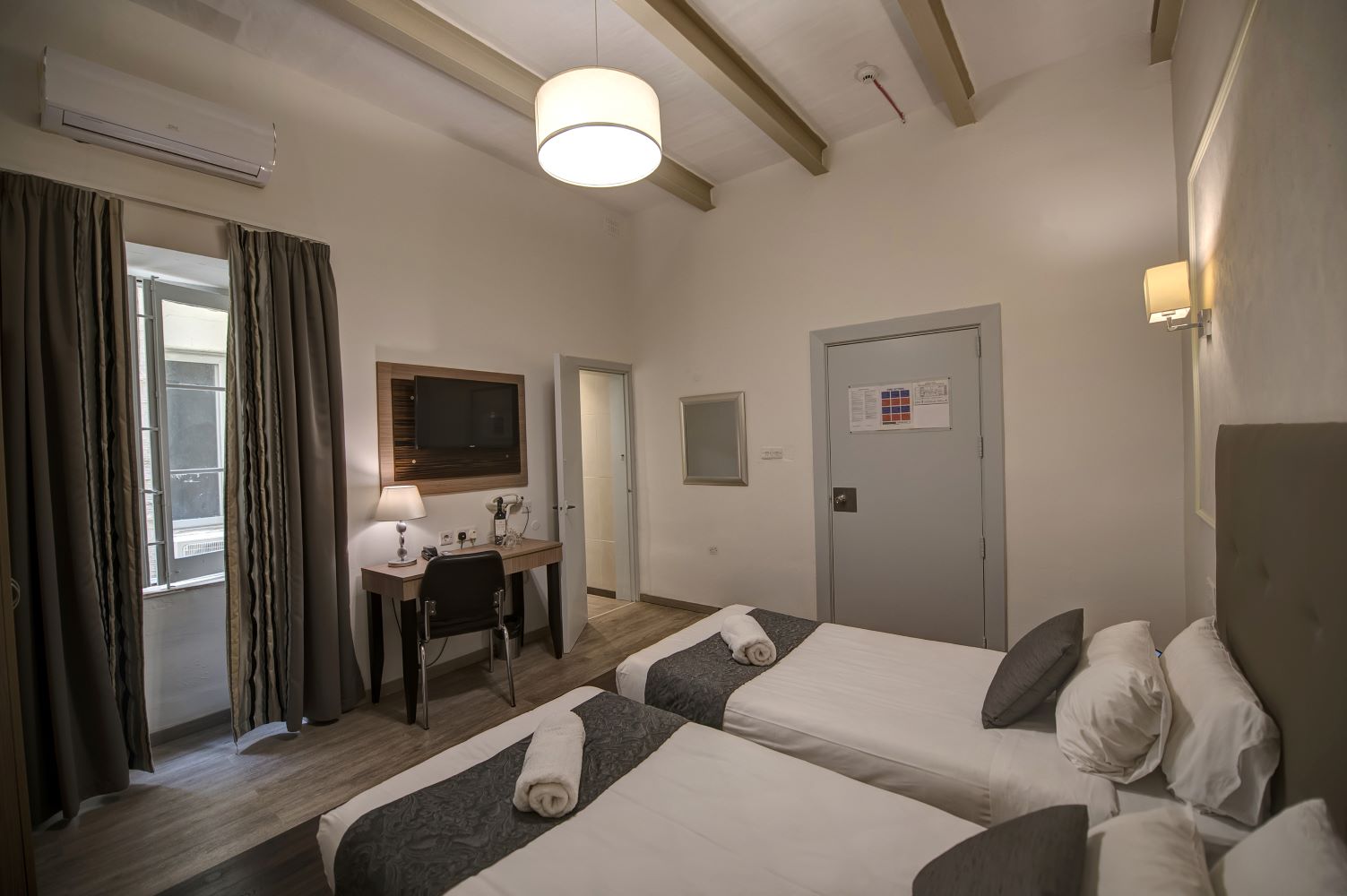Europa Hotel-Standardna soba.jpg
