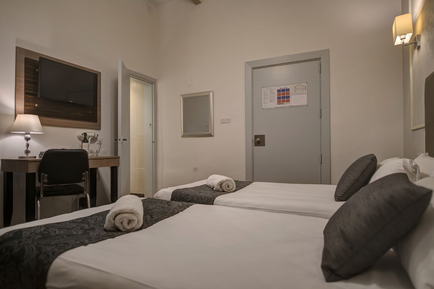 Hotel Europa-Economy soba.jpg