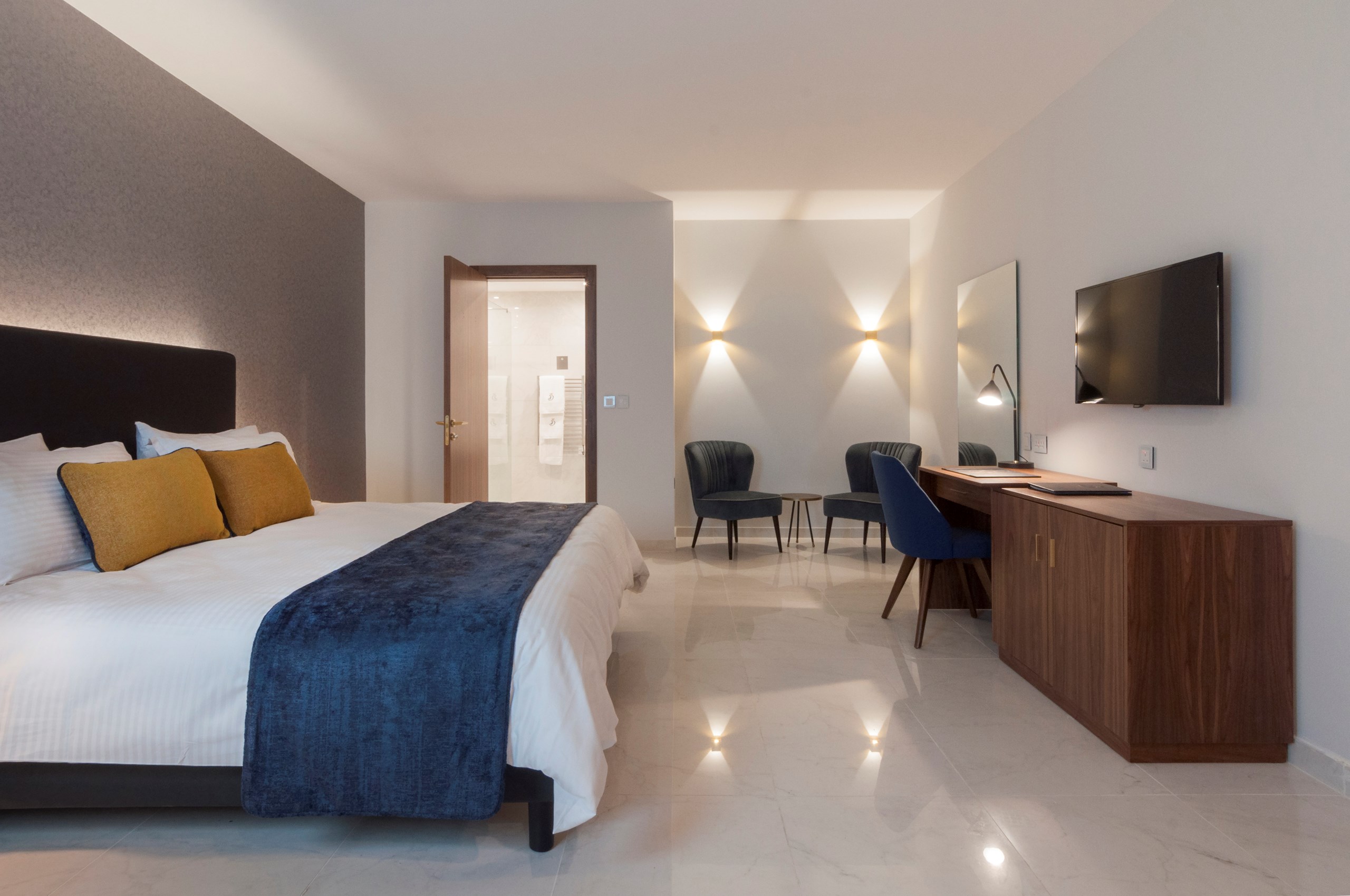 The Duke Boutique Hotel-Standardna soba.jpg
