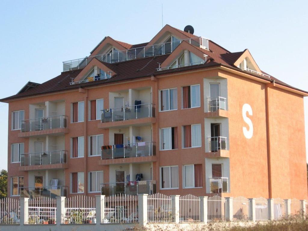 Freya S Hotel-Zgrada hotela.jpg