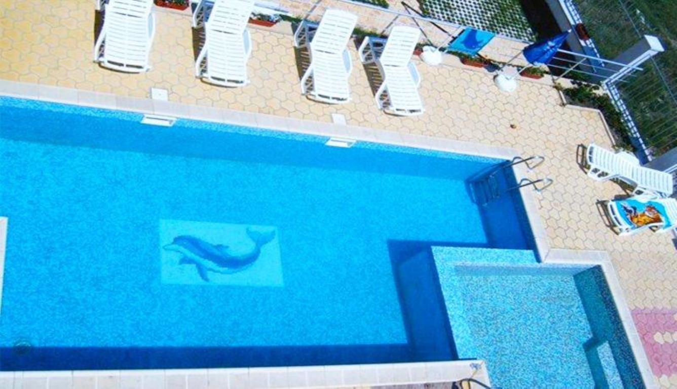 Hotel Freya S-Bazen.jpg