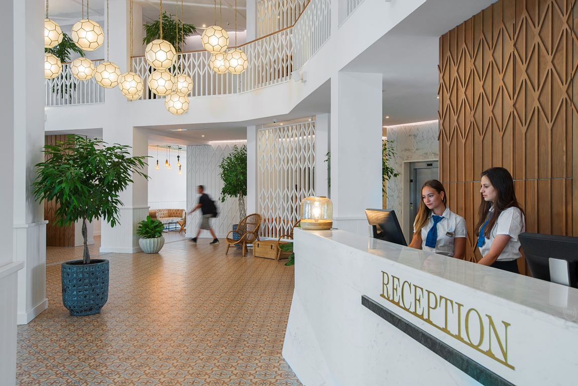 Sunrise Blue Magic Hotel-Recepcija.jpg