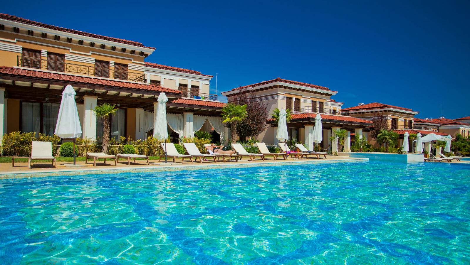 Green Life Apartments Sozopol-Bazen.jpg