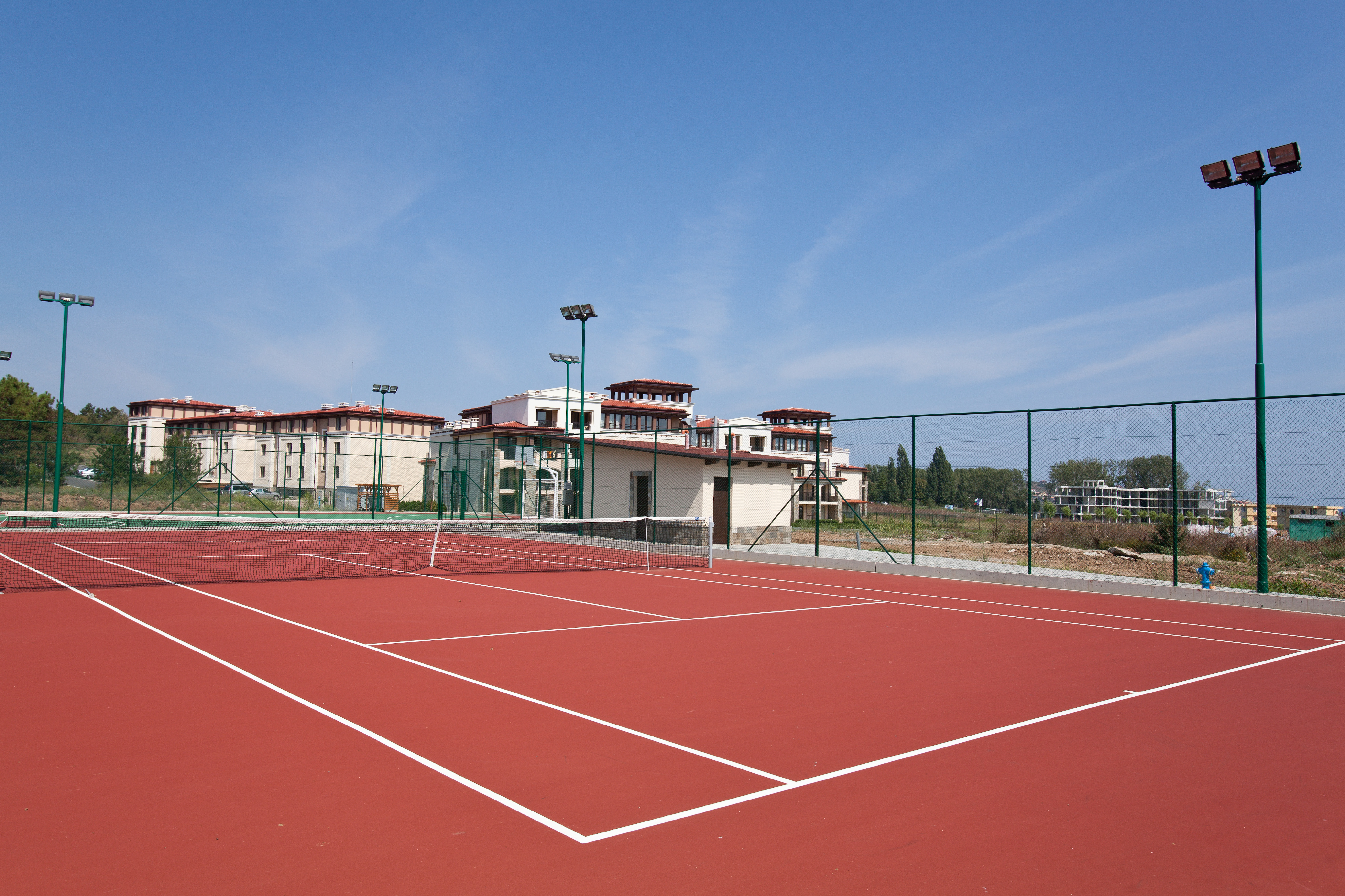 Green Life Apartments Sozopol-Teniski teren.jpg