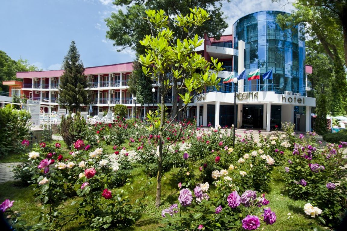 Hotel Regina-Hotel spolja.jpg