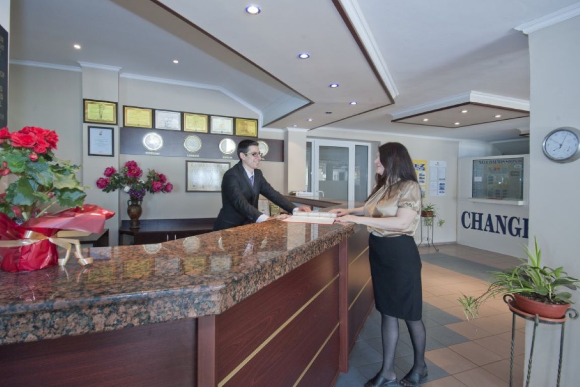 Hotel Regina-Recepcija.jpg