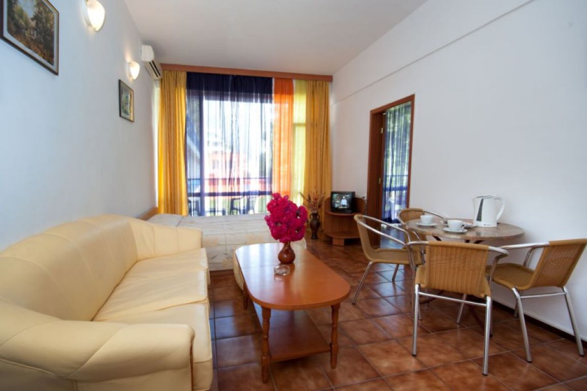 Regina Hotel-Apartman.jpg