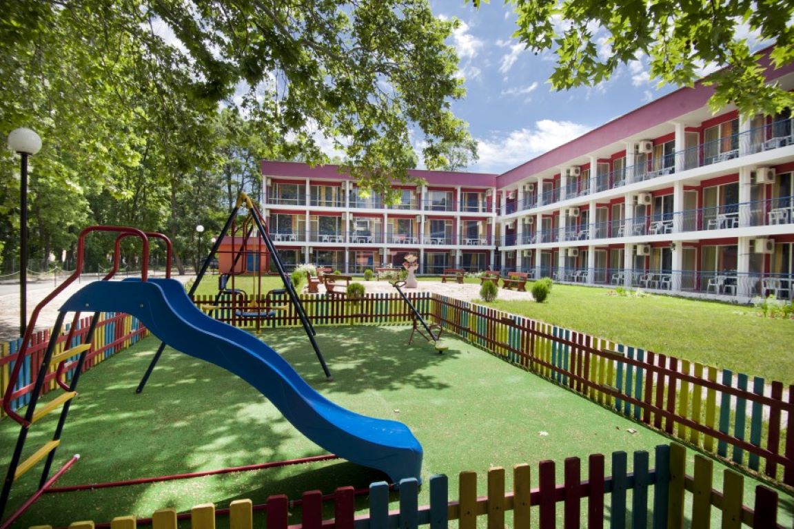 Regina Hotel-Decije igraliste.jpg