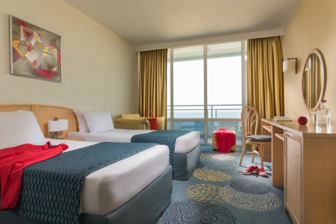 Four Points by Sheraton Sunny Beach-Deluxe soba.jpg