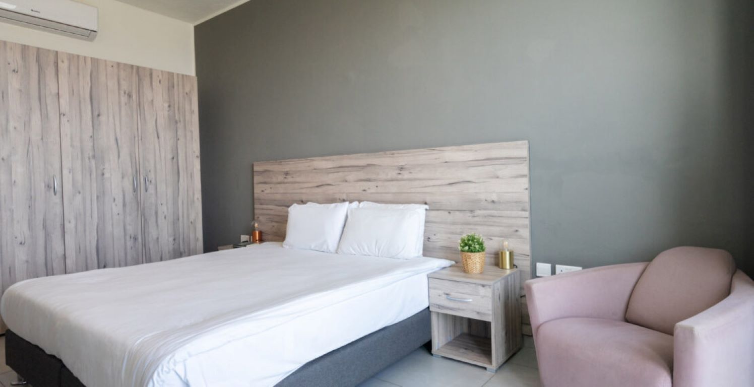 Hotel VIU57-Standardna soba pogled grad.jpg