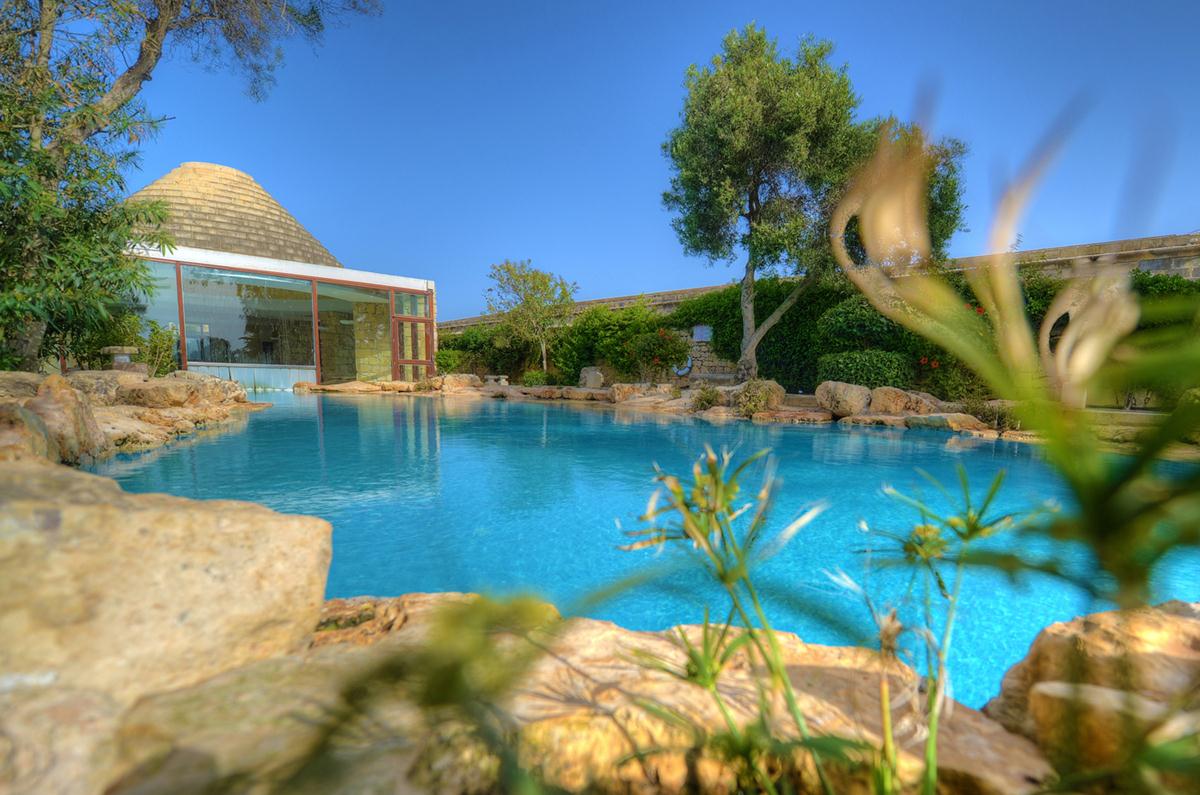 Hotel Ta Cenc-Bazen.jpg