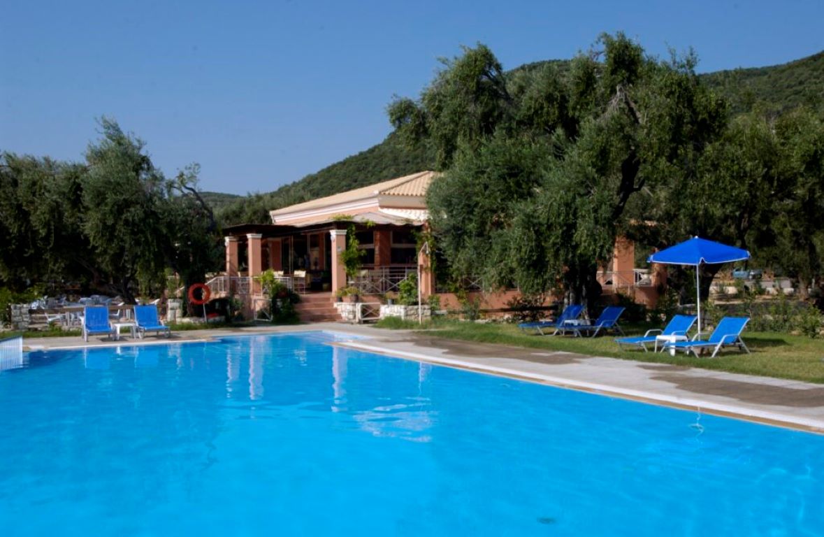 Barbati Bay Apartments Corfu-Oblast oko bazena.jpg