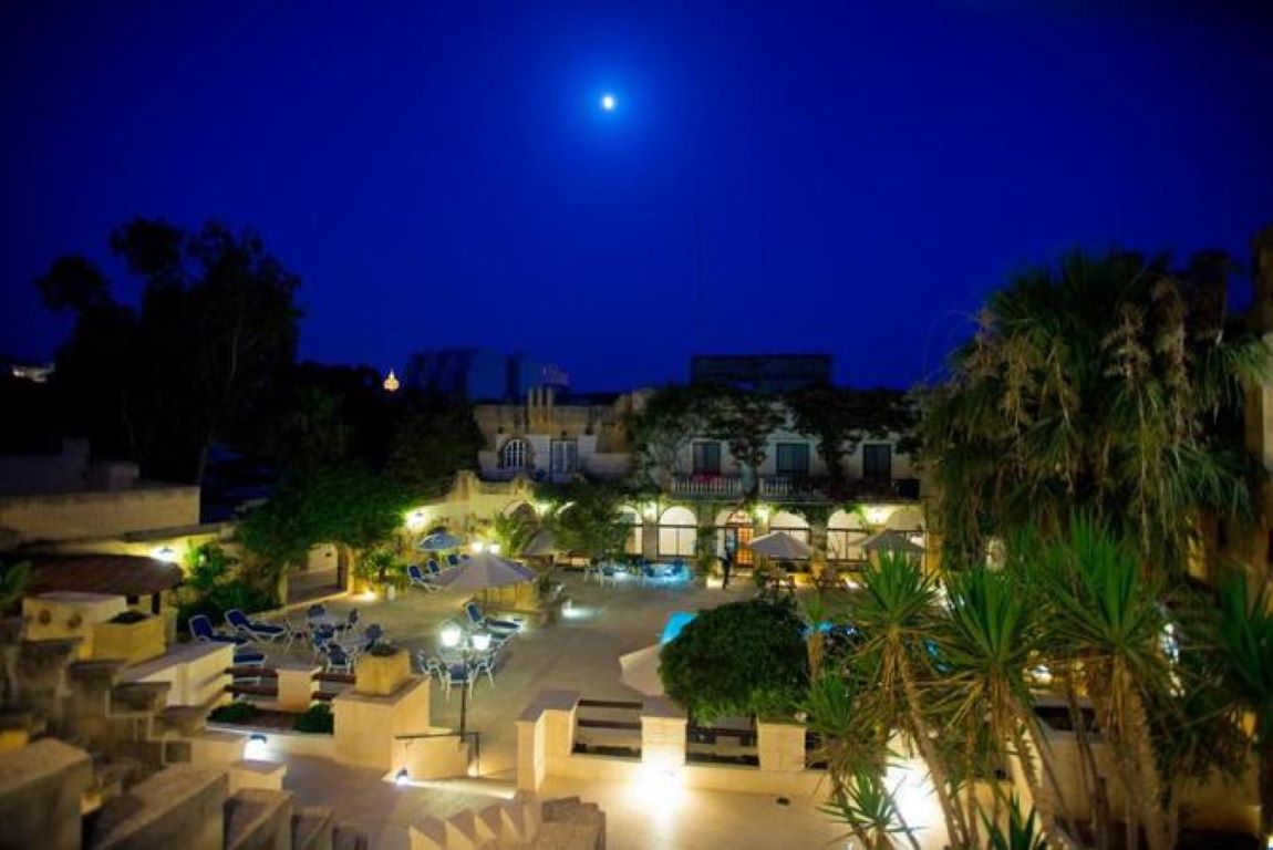 Cornucopia Hotel-Nocni izgled.jpg