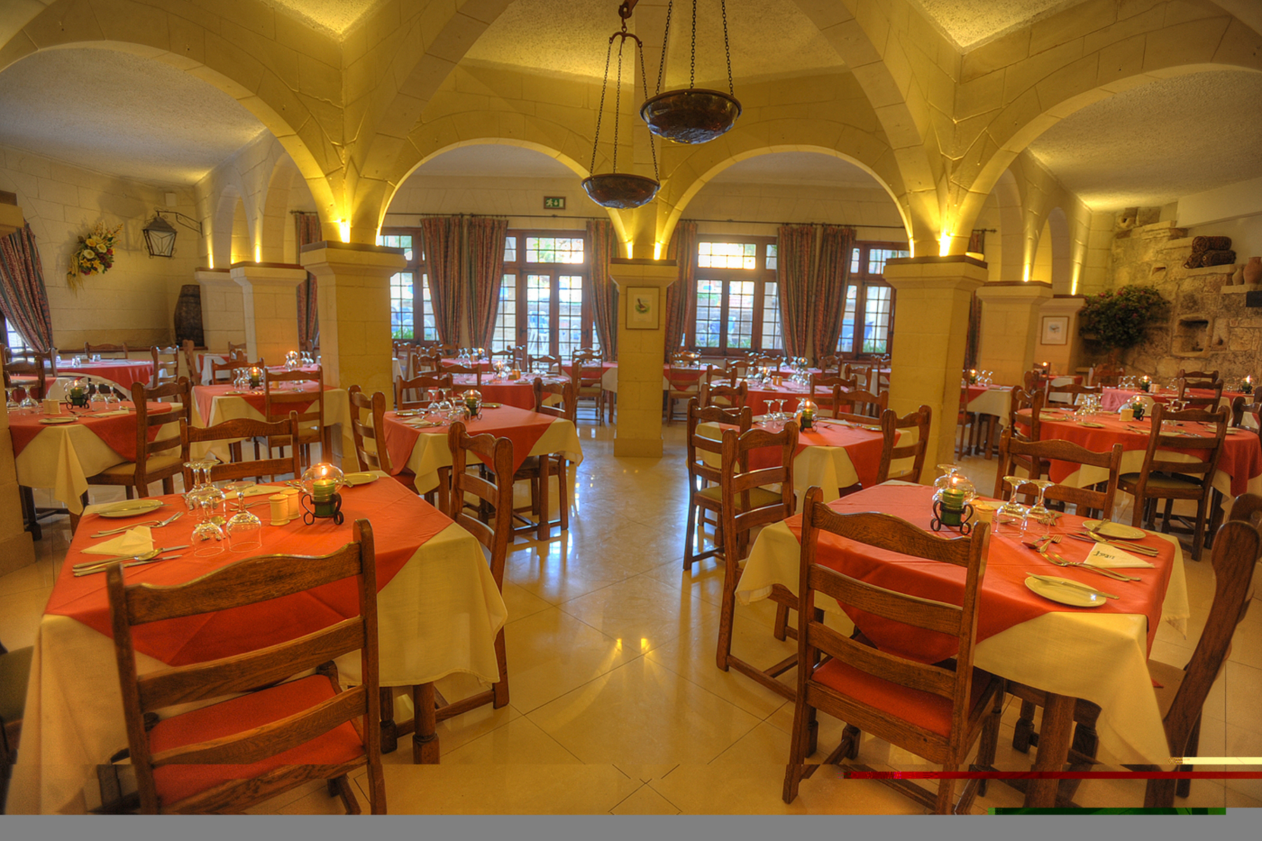 Cornucopia Hotel-Restoran.jpg