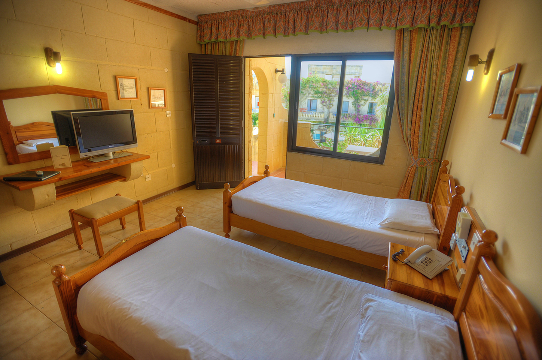 Hotel Cornucopia-Standardna soba.jpg