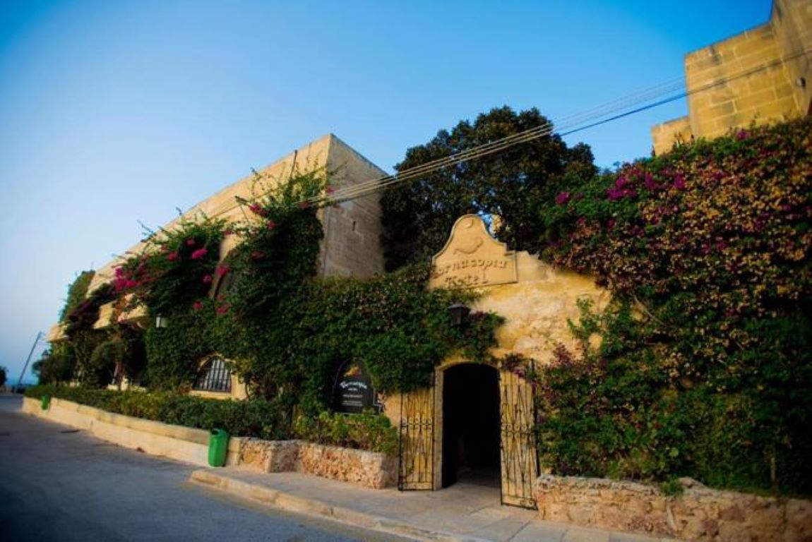Hotel Cornucopia-Ulaz u hotel.jpg