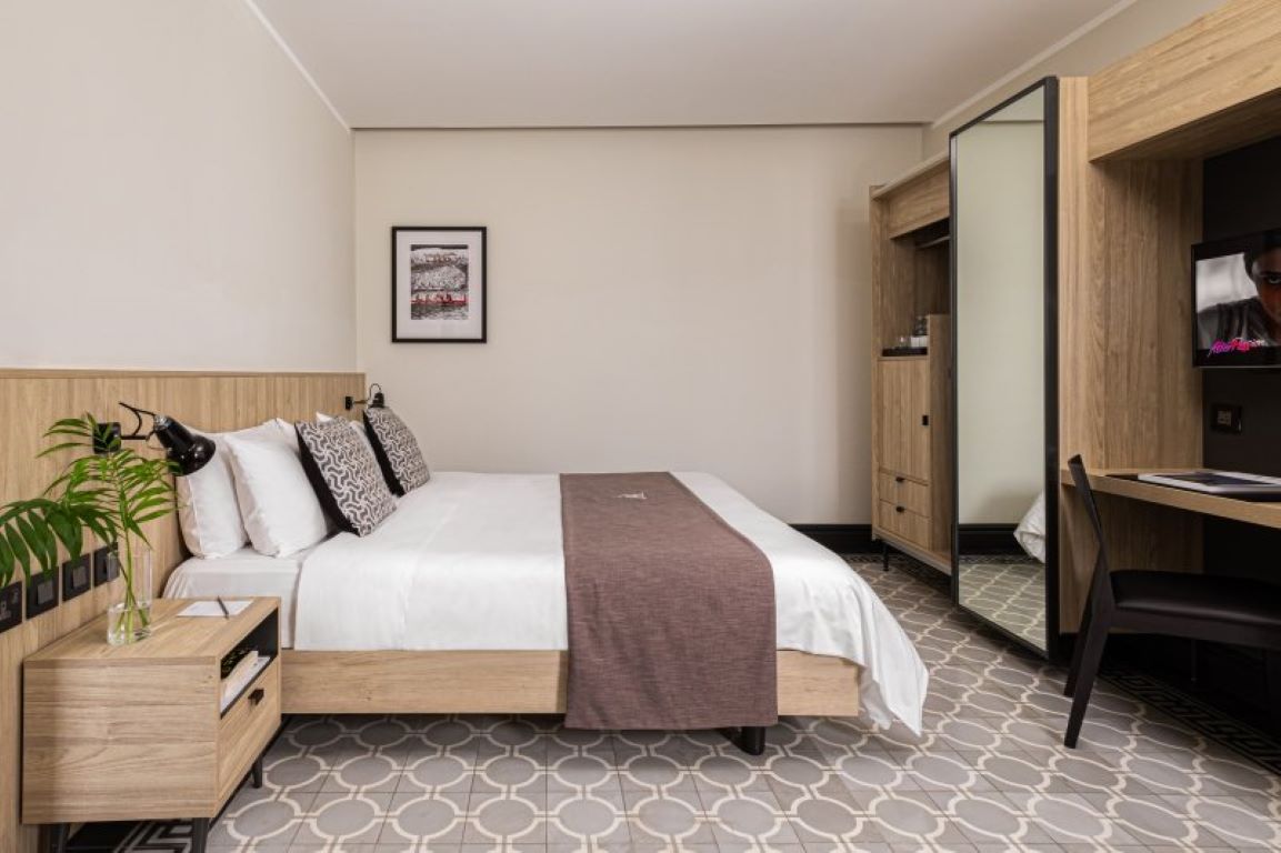 Hotel La Falconeria-Standardna soba.jpg