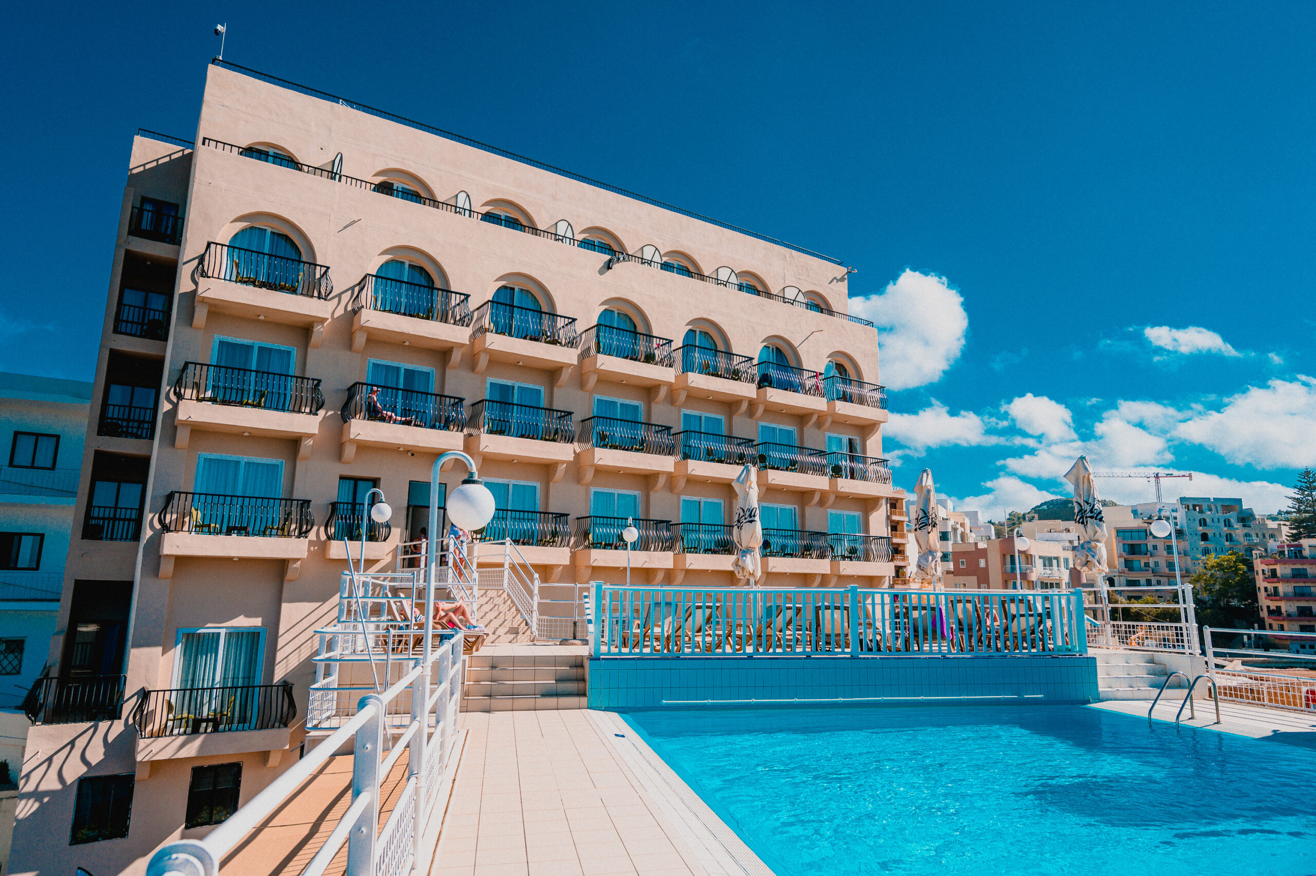 Gillieru Hotel-Hotel spolja.jpg