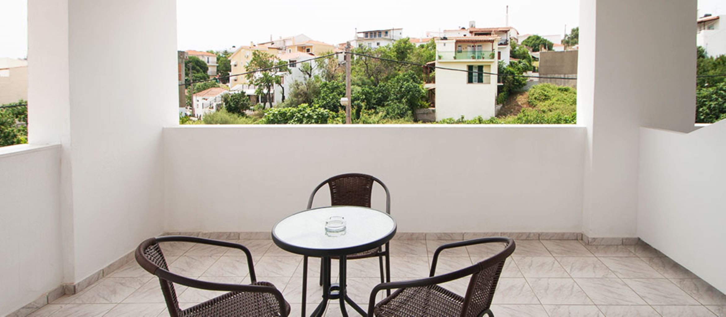 pineapple-pension-balkon-.jpg