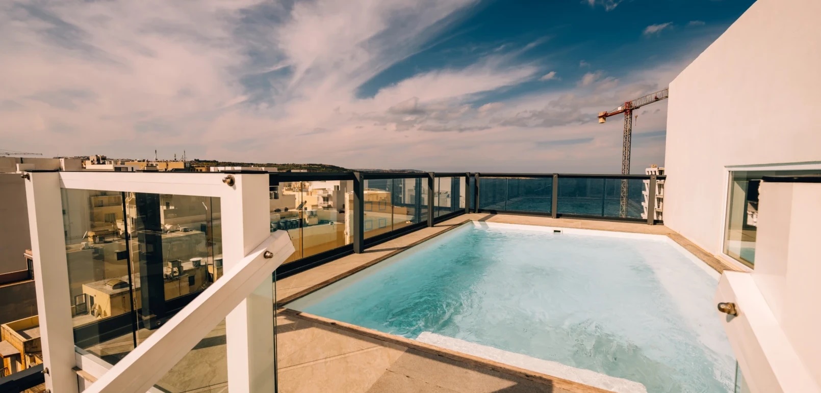 Hotel Primera-Bazen.jpg